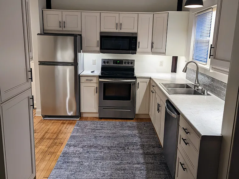 414 Cameron Ave — Photo 2