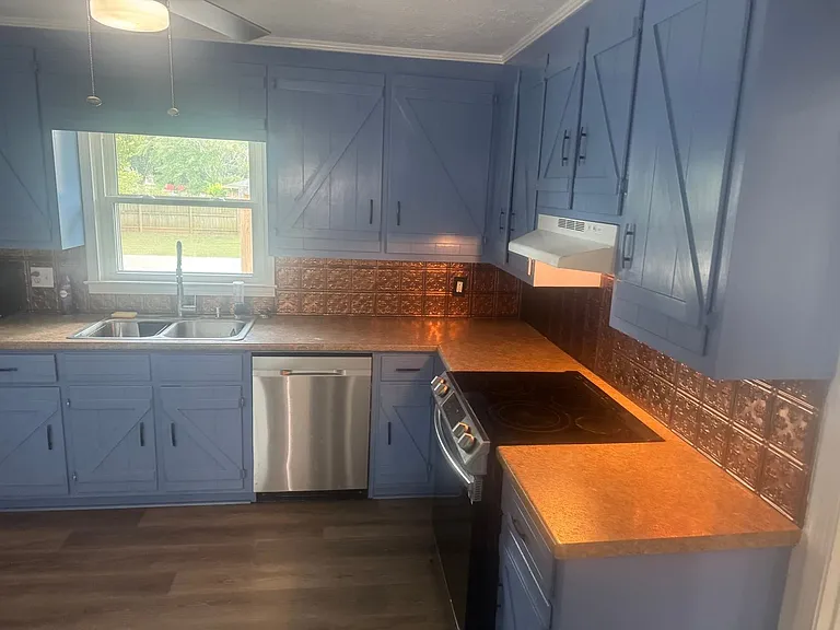 91 Bishop Dr NW — Photo 4