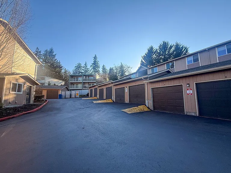 3605-3625 Belle Vista Ct S — Photo 14