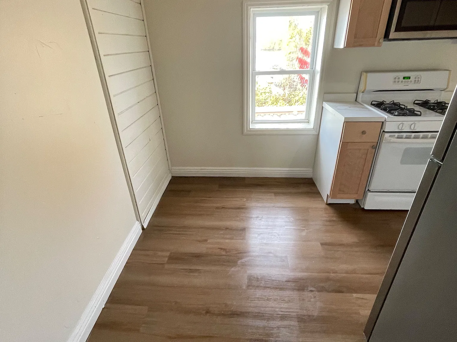 3 bed, 1200 sqft, $1,650 — Photo 4