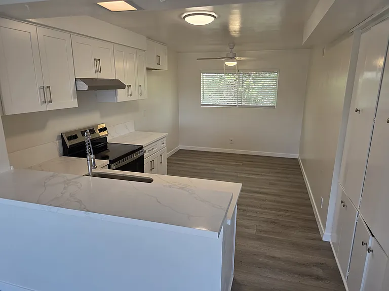 10714 La Reina Ave #4 — Photo 5