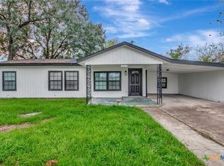 2907 Cedar St, Victoria, TX 77901
