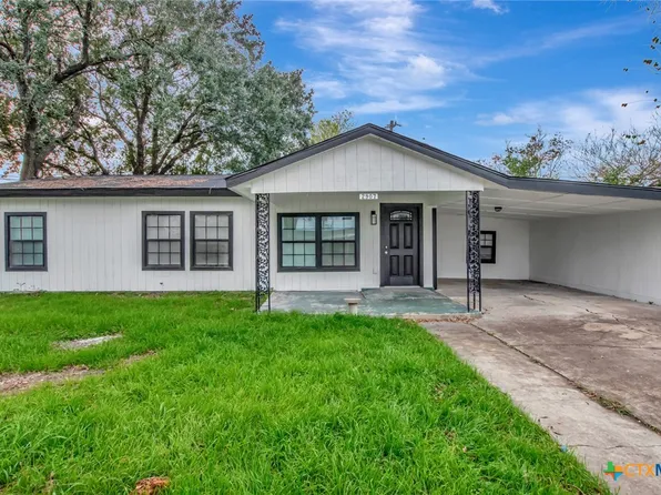 2907 Cedar St, Victoria, TX 77901