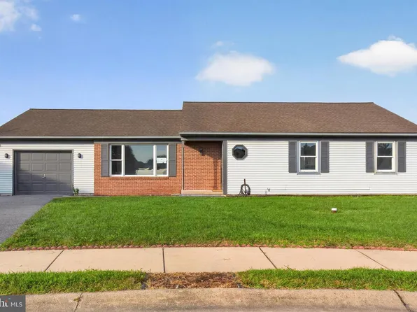 209 Birch Cir, New Holland, PA 17557