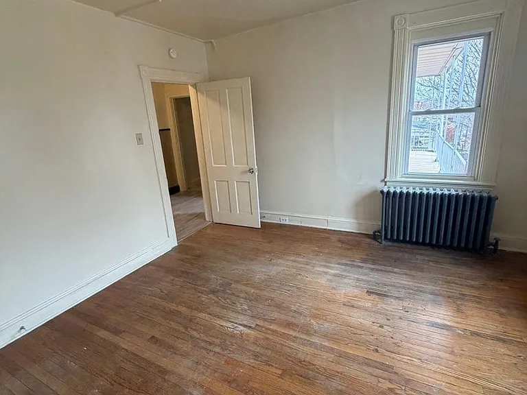 121 Laurel St — Photo 13