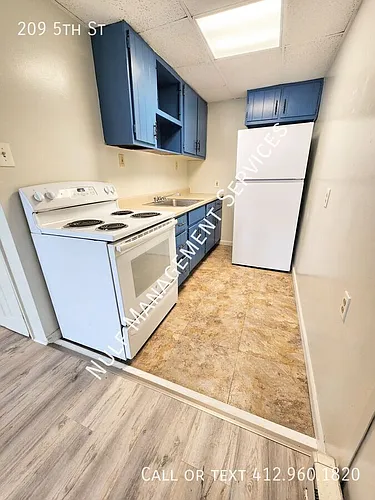 209 5th St Photo 1