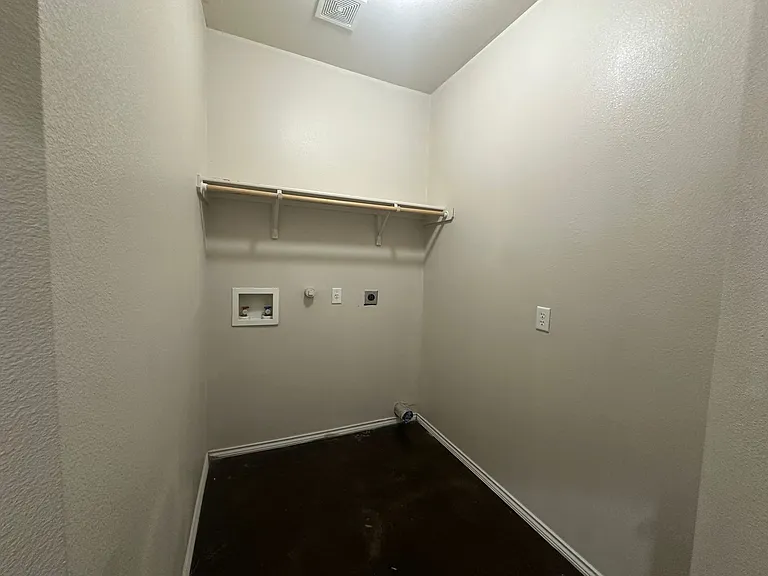 5731 Golf Hts #1 — Photo 12