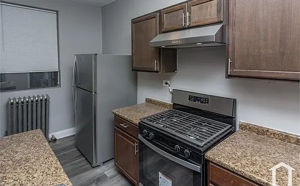 2 bed, $1,686 — Photo 2