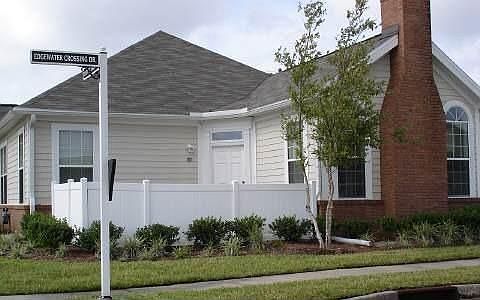 1st image of 4346 Edgewater Crossing Dr