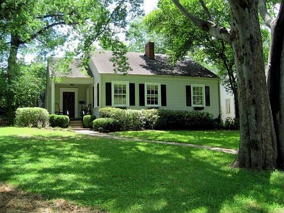1st image of 7 N Pinehurst Dr