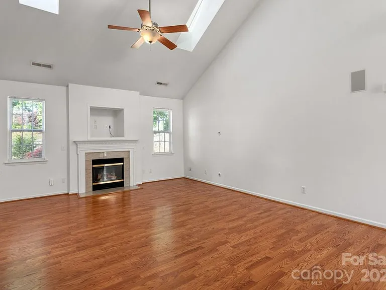 10922 Sedgemoor Ln — Photo 5