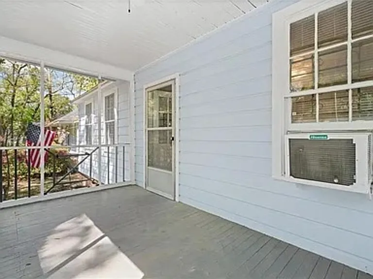 1450 McArthur St — Photo 15