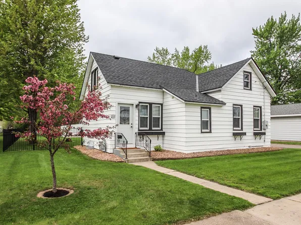208 4th St S, Cold Spring, MN 56320