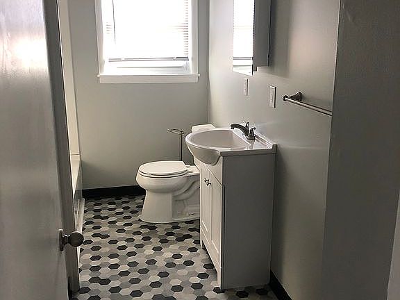 2nd image of 1330 Delaware Ln #2