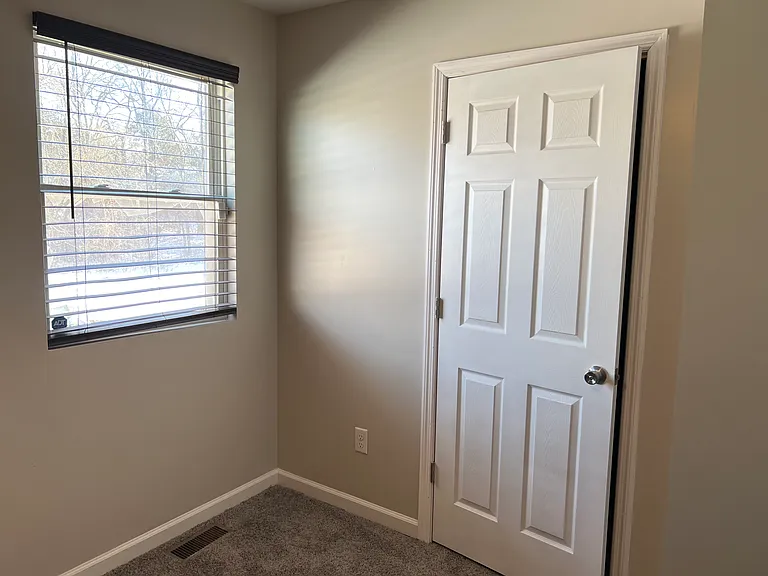 105 Chesapeake Ct — Photo 7