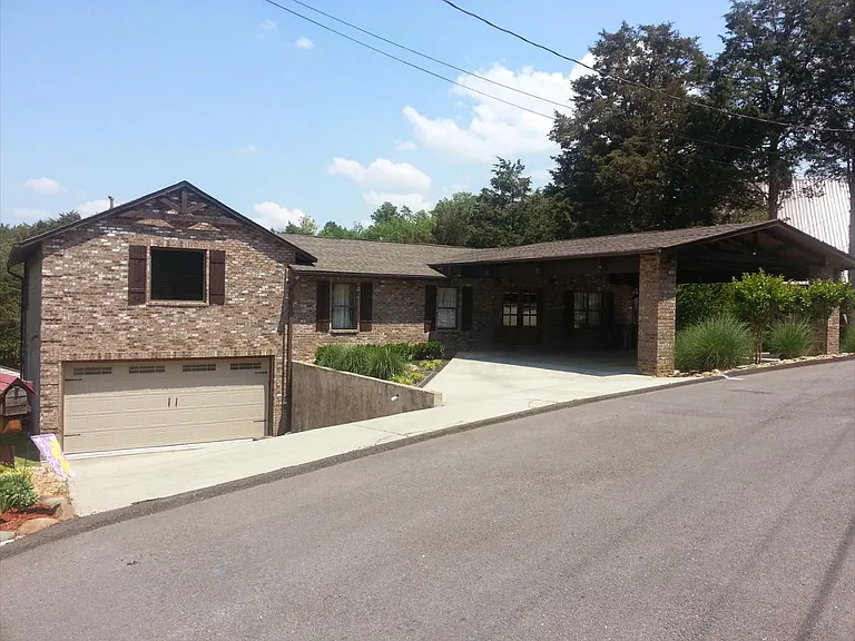 3324 Cove Point Dr — Photo 2