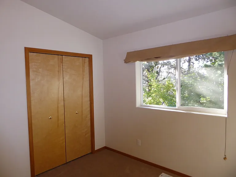 1496 NW Portland Ave — Photo 18