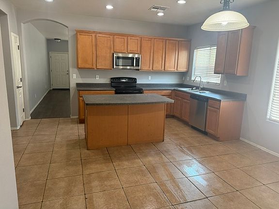 2nd image of 44628 W Sandstone Dr