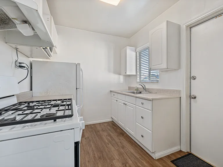 936 S Pacific St #12 — Photo 5