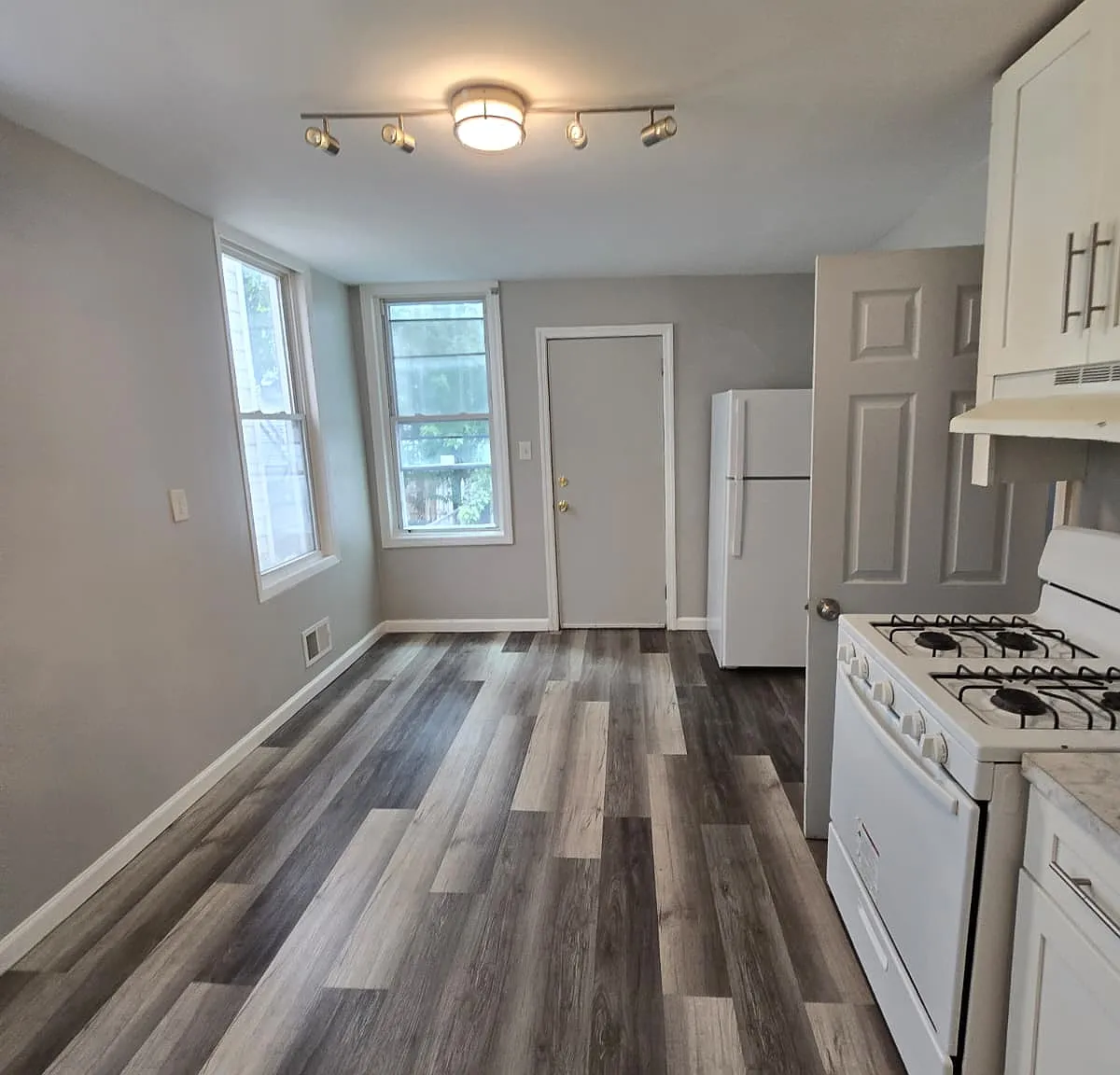3 bed, $2,500 — Photo 3