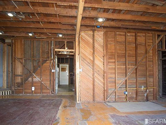 3rd image of 1422 Thomas Ave