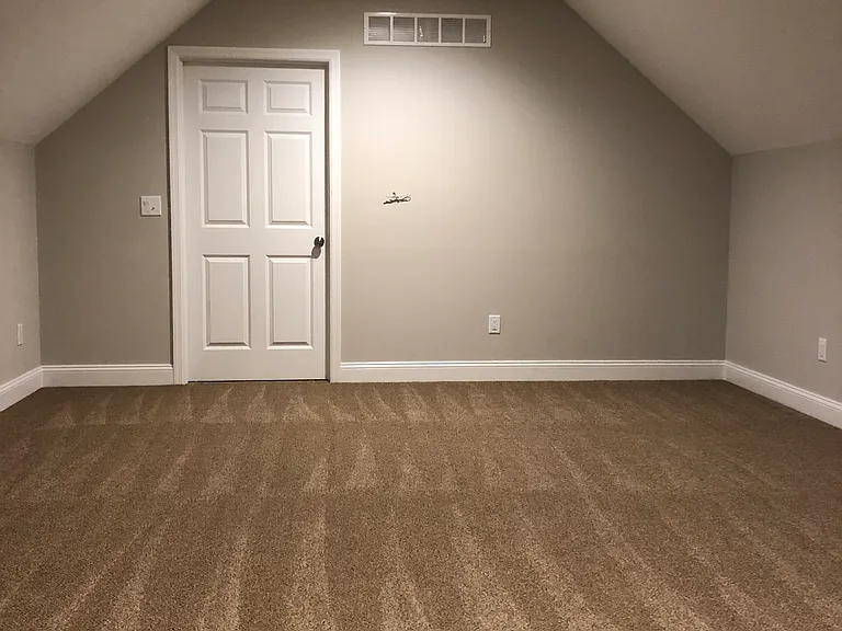Large 2nd Floor Primary Bedroom with Walk-in Closet
