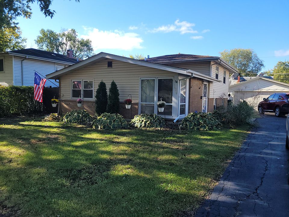 1st image of 16954 Briargate Dr