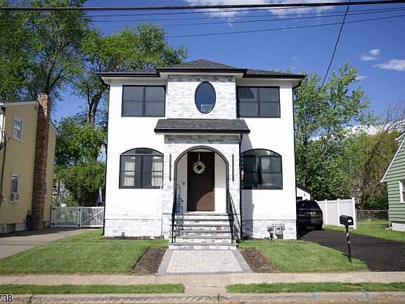 3rd image of 271 Bergen Blvd