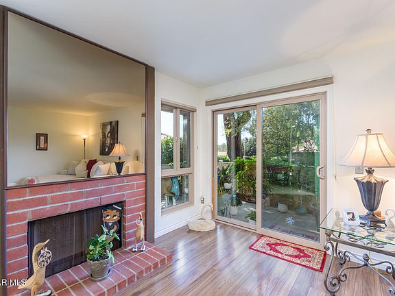 5th image of 200 Oak Leaf Dr #102