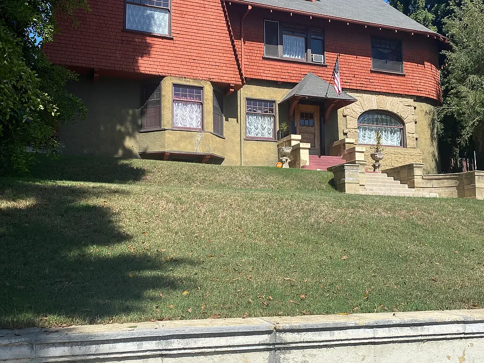 1401 Alvarado Ter #2