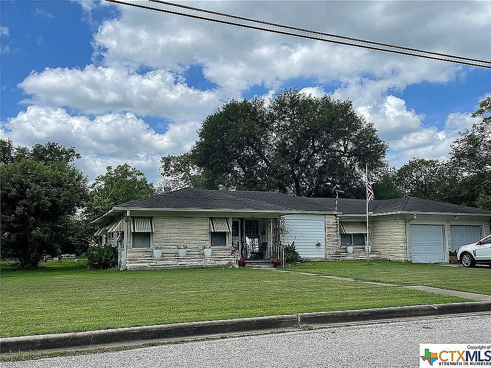 2nd image of 310 Maple St