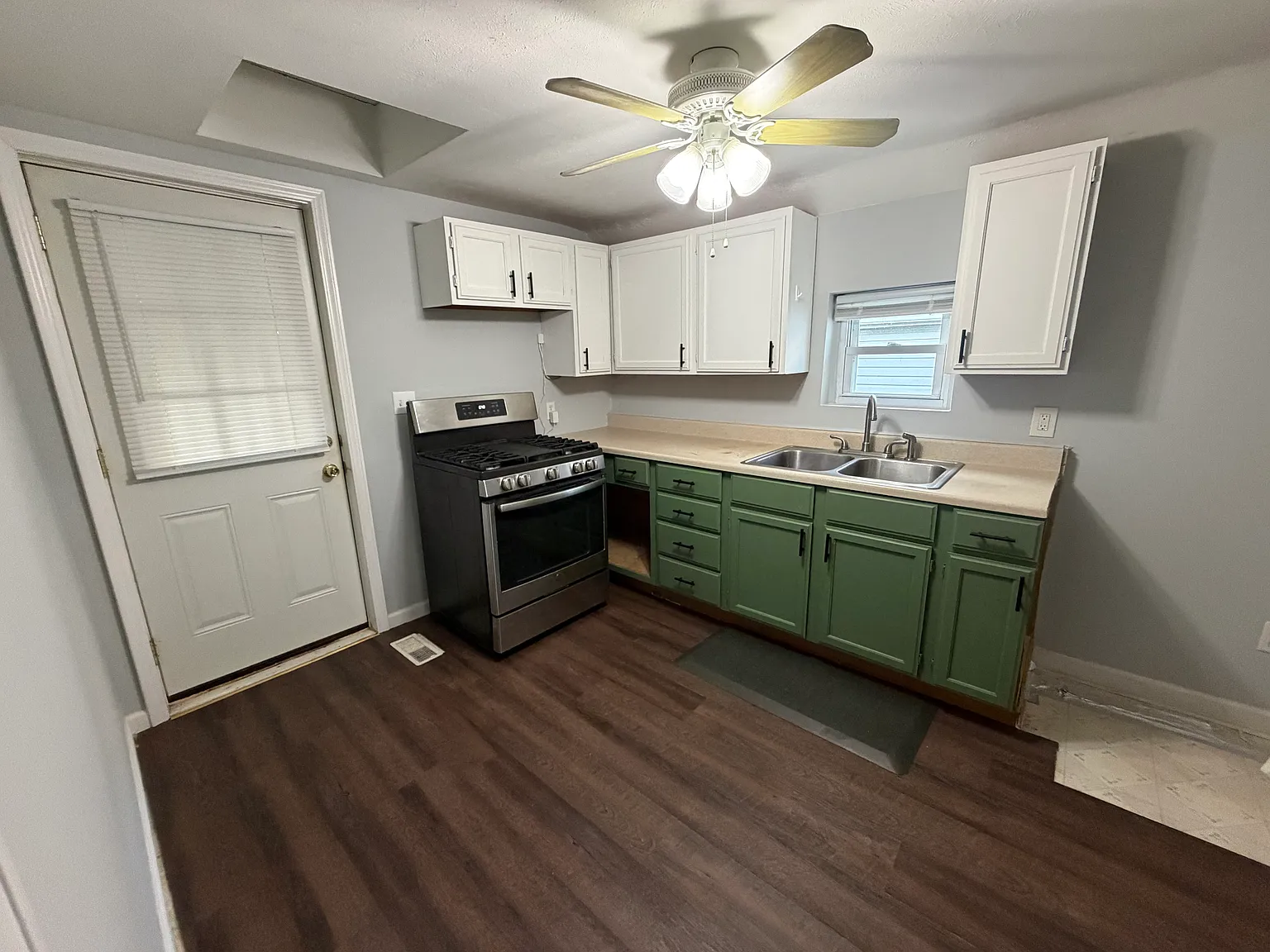 2 bed, 900 sqft, $1,100 — Photo 4