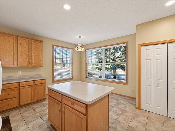 5th image of 5932 Prairie Ridge Dr