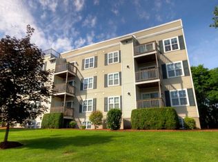 Carlton Place, Lowell, MA 01851