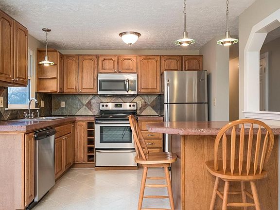 4th image of 739 Lakefield Dr