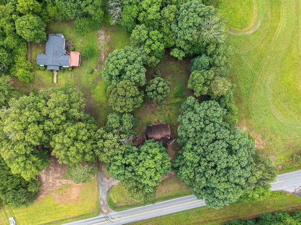 758 S Church St, Goldston, NC 27252