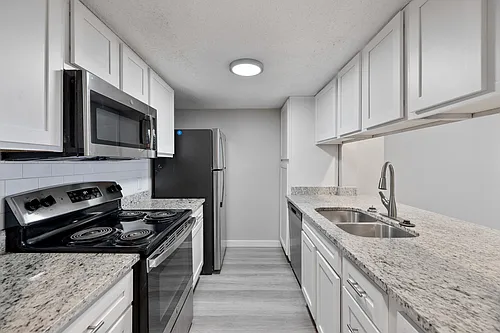 Fairway Greens Apartments Photo 1