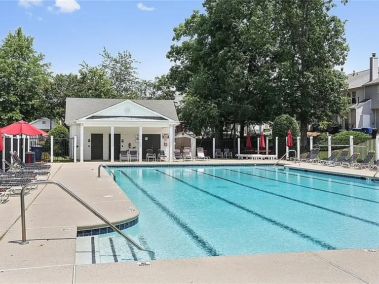 2765 Ashleigh Ln — Photo 3