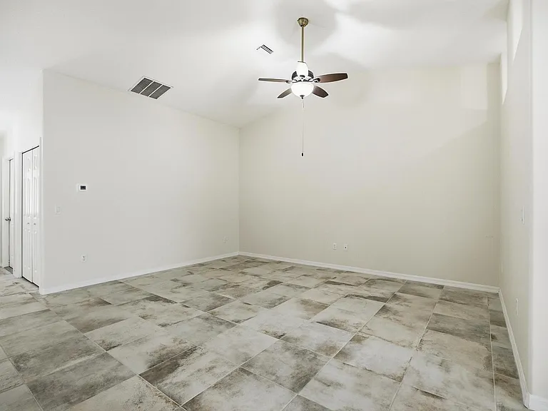 57 Raintree Pl #B — Photo 9