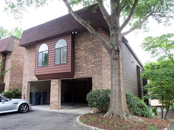 Top Floor, End Unit (no through-traffic)