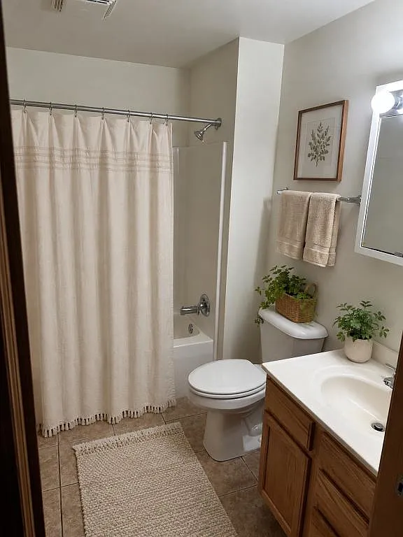 700 Angel Ct., Apt 214 — Photo 3
