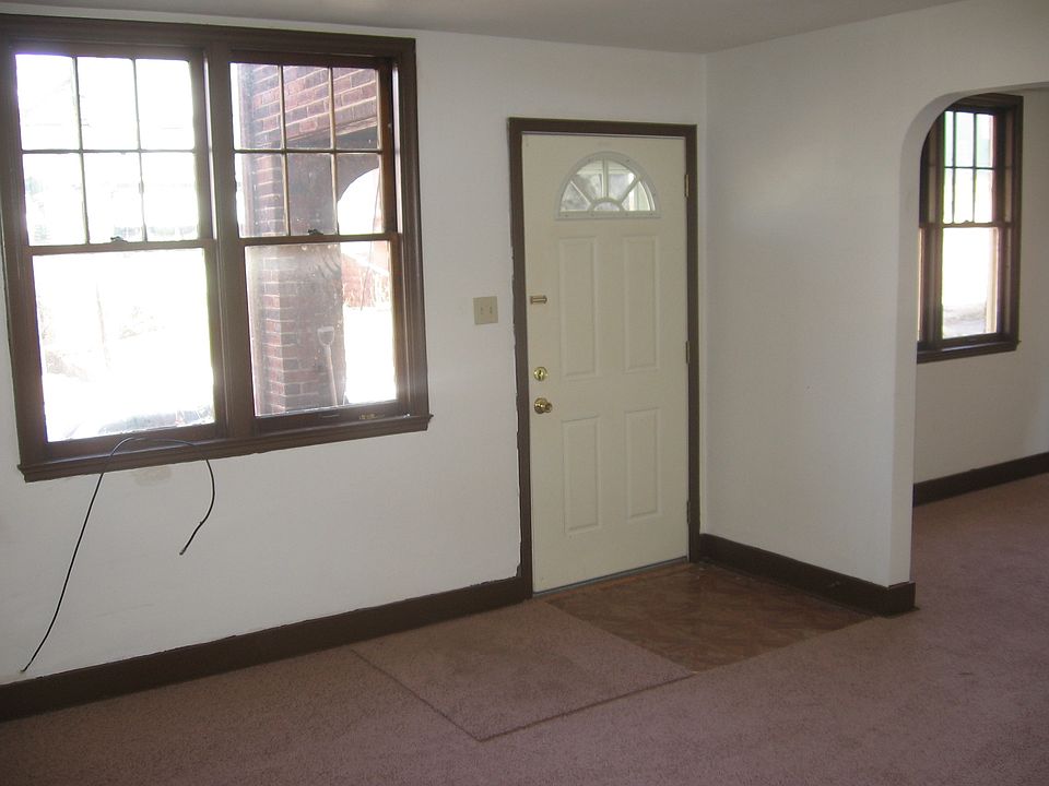 2nd image of 3412 Garbett St