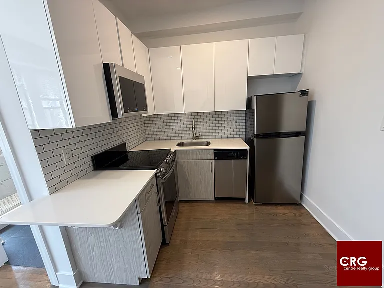 11 Queensberry St #11L — Photo 2