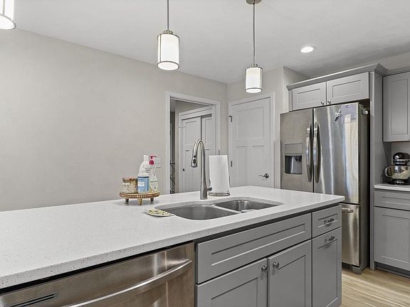 5th image of 6282 Stone Gate Drive