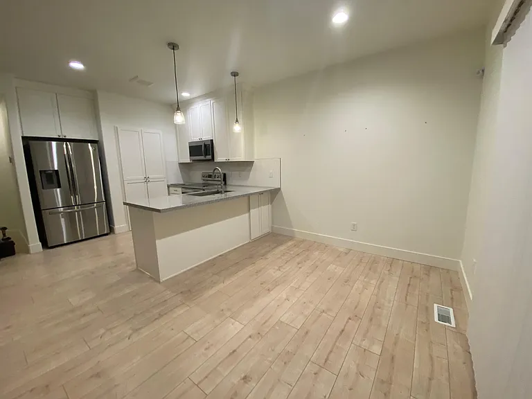 416 S 3 W — Photo 39