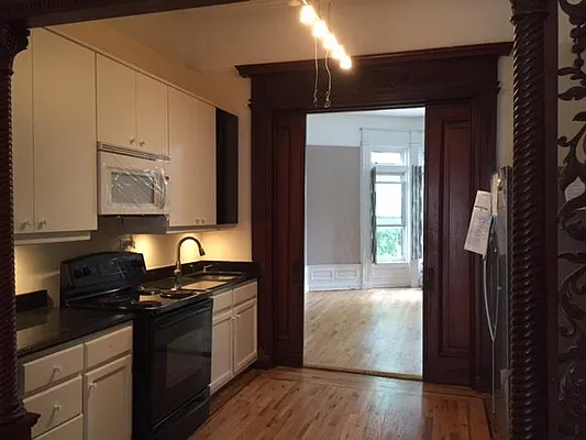 Rented by R New York | media 18