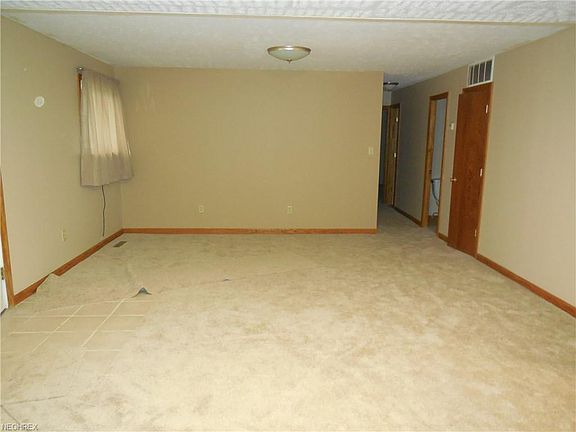 3rd image of 6277 Harrow Ct