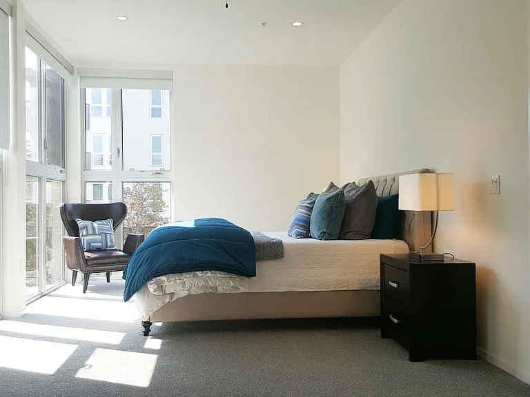 738 S Ogden Dr — Photo 21