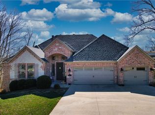 302 NW Shady Ln, Bentonville, AR 72712