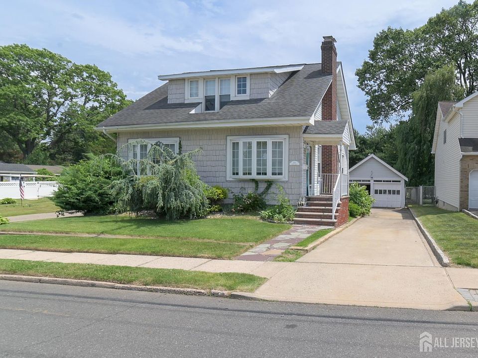 1st image of 331 Portia St